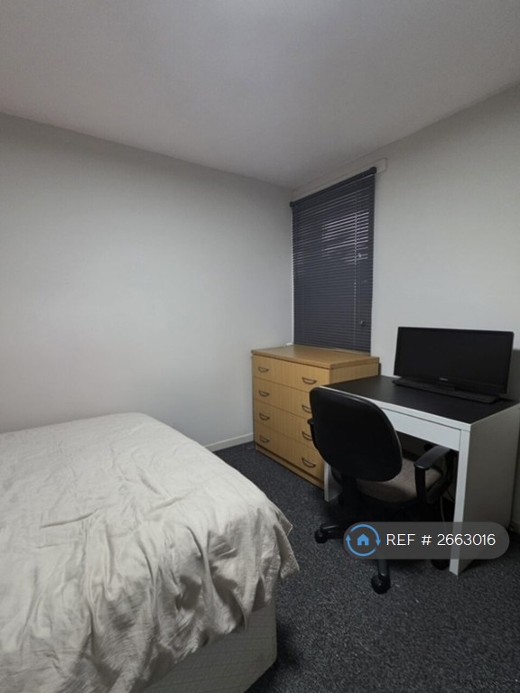 10 bedroom house in Cathays Terrace, Cardiff, CF24 (10 bed) (#2663016)