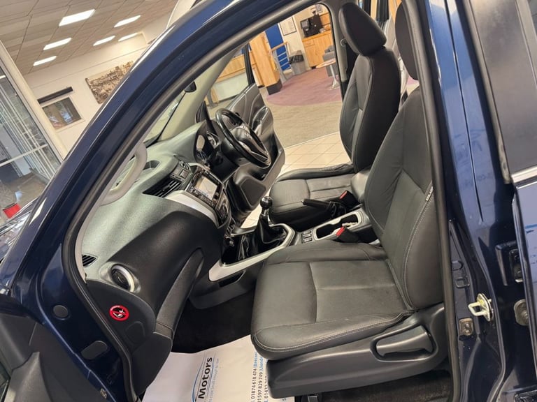 2019 Nissan Navara 2.3 dCi Tekna Pickup Double Cab 4dr Diesel Manual 4WD Euro 6 (s/s) (190 ps) PI...