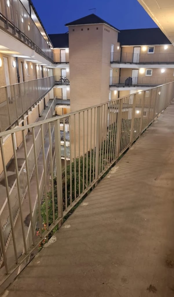 Modern 1-Bedroom Flat | Furnished | Lift Access | Parking | Bergenia House, Feltham - TW13