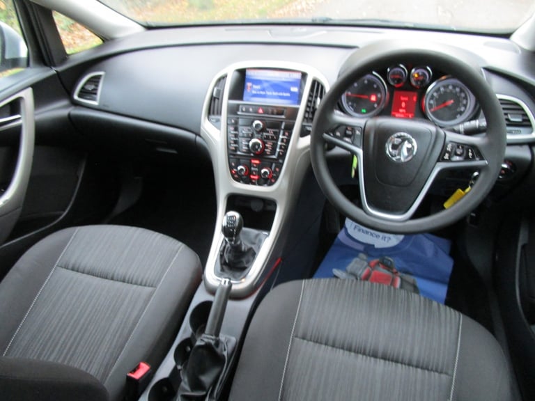 VAUXHALL ASTRA 1.7 CDTi ecoFLEX Exclusiv 2012