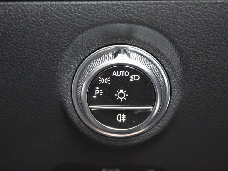 2023 Mercedes-Benz C Class C300e AMG Line 4dr 9G-Tronic SALOON PETROL/ELECTRIC Automatic