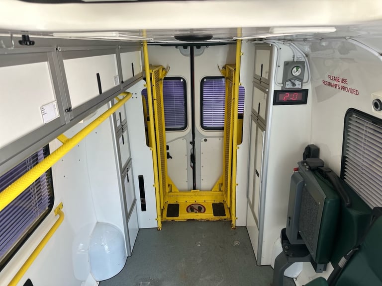 2006 Renault Master LOW MILEAGE AUTOMATIC Ex ambulance ideal Campervan project!