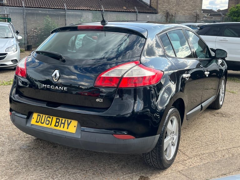 2011 RENAULT MEGANE 1.9 dCi Dynamique TomTom Black - DIESEL - 5 DOOR - PX SWAP
