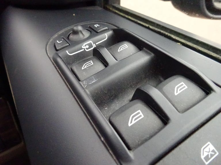 2013 Land Rover Freelander 2 2.2 SD4 HSE CommandShift 4WD Euro 5 5dr ESTATE Diesel Automatic