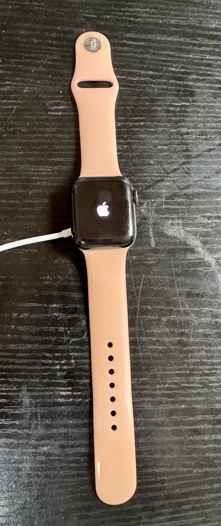 Apple Watch Series 4 40mm Black with S/M Pink Silicone Strap