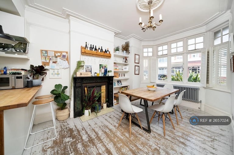 4 bedroom house in Arragon Gardens, London, SW16 (4 bed) (#2657024)