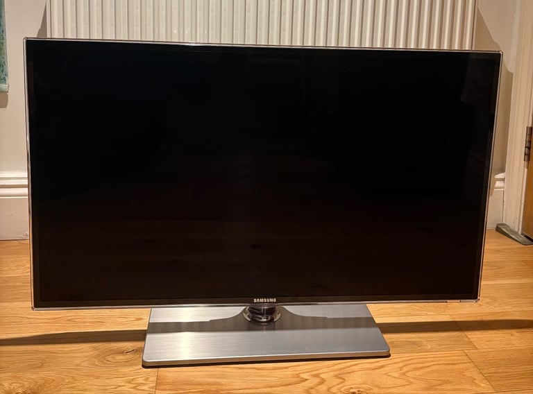 image for Bundle: Samsung 40" Smart TV + Apple TV (4th Gen) – £90 – Collection W6