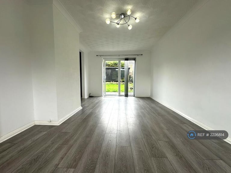 image for 3 bedroom house in Cleves Way, Ashford, TN23 (3 bed) (#2226814)