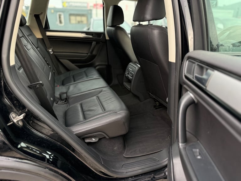 2015 Volkswagen Touareg 3.0 TDI V6 BlueMotion Tech Escape SUV 5dr Diesel