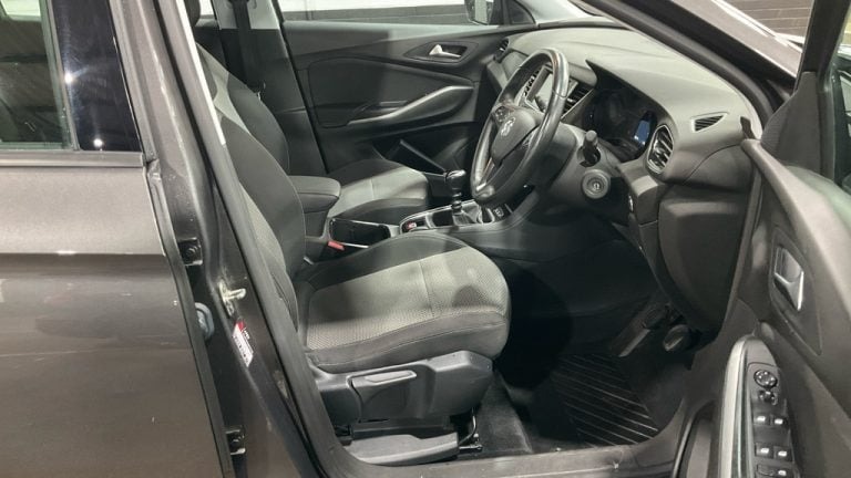 2019 Vauxhall Grandland X 1.2 Turbo SE 5dr HATCHBACK Petrol Manual
