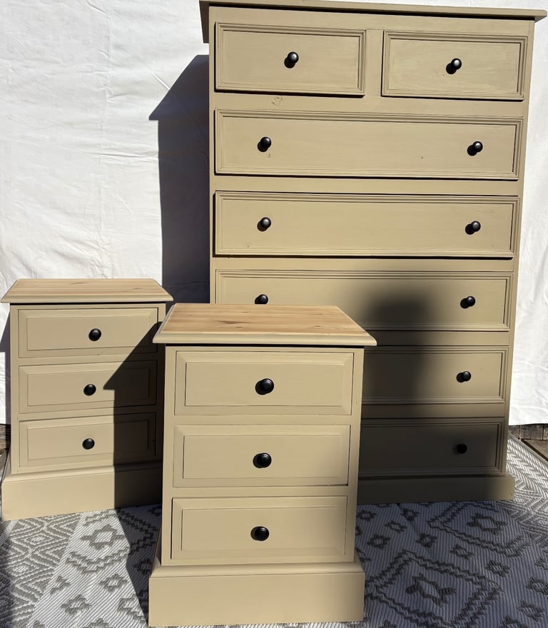 image for Chest of drawers 