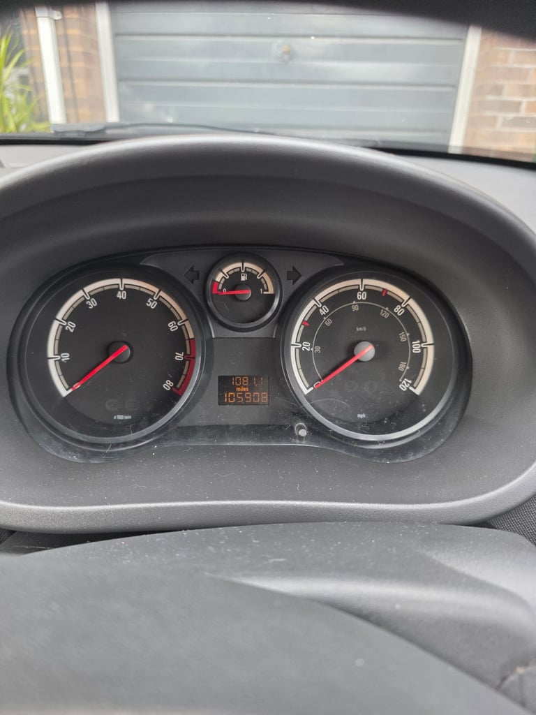 Vauxhall, CORSA, Hatchback, 2011, Manual, 1229 (cc),3 doors - Image 3