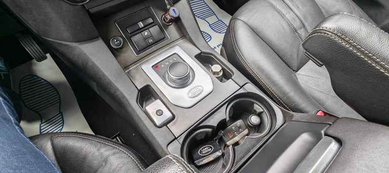 2015 LHD DISCOVERY 4, 3.0 TDV6 HSE, 7 SEATER. LEFT HAND DRIVE.