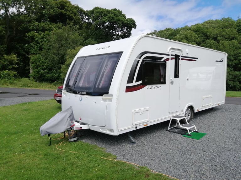 LUNAR LEXON 560 TOURING CARAVAN