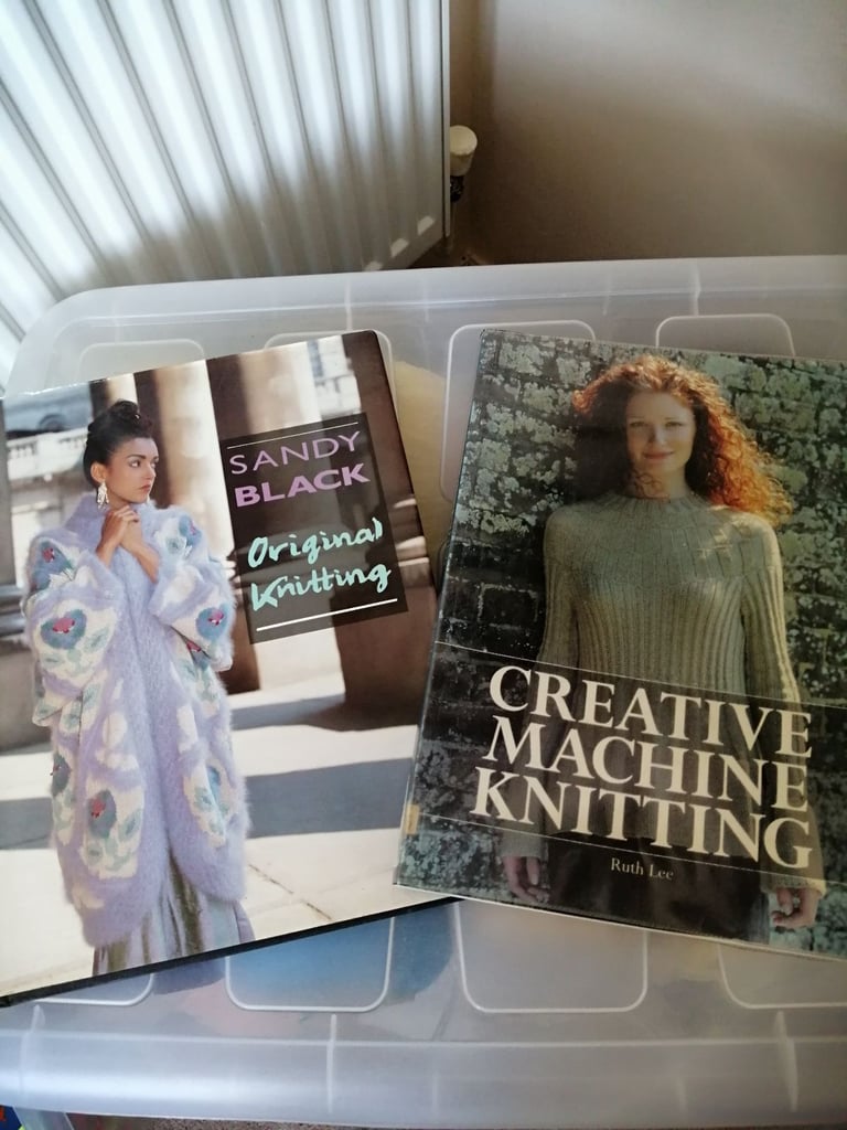 Knitting machine and accessories