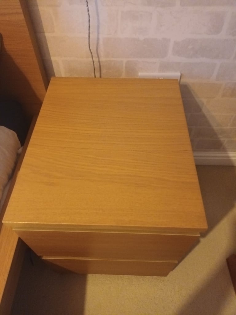 2 x bedside tables (medium brown) 