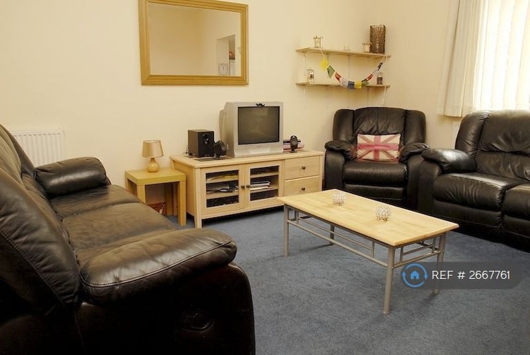 5 bedroom house in Hathersage Road, Manchester, M13 (5 bed) (#2667761)