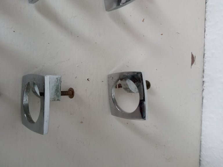1970's Vintage Wardrobe Door Handles/knobs/Fitting