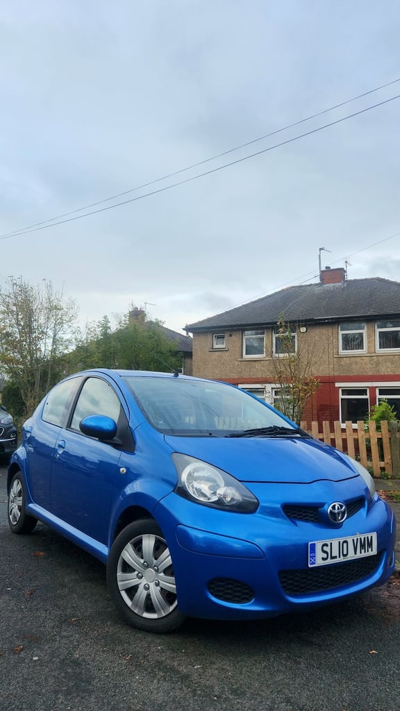 Toyota, AYGO, Hatchback, 2010, Manual, 998 (cc), 5 doors