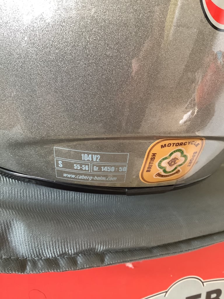 Full Face Motorcycle Helmet, Caberg V2 Titanium, Size Small, 55-56cm, Excellent. 