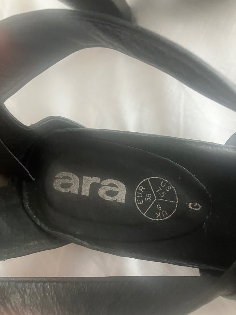 Ara Ladies sandles size 5