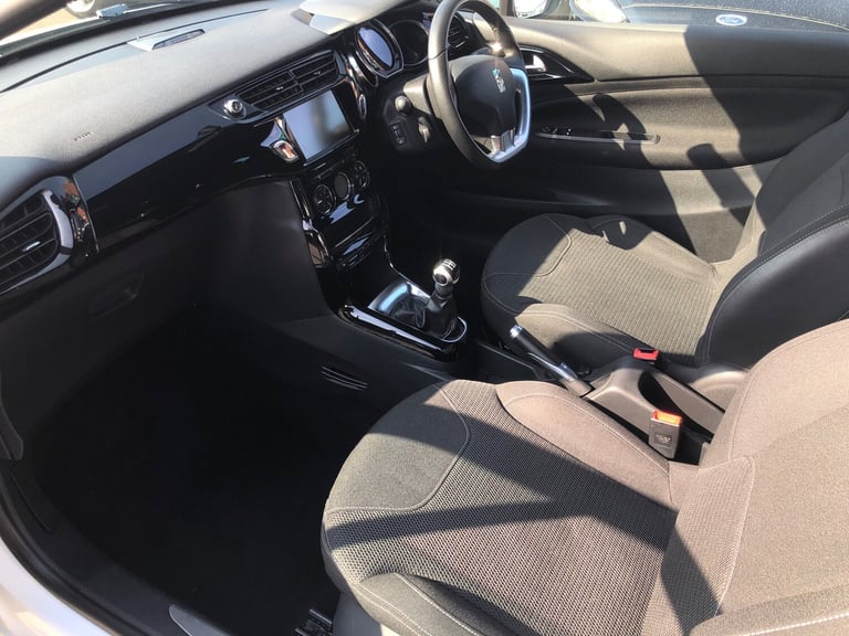 2015 DS DS 3 1.2 PureTech 110 DStyle Nav 3dr Petrol