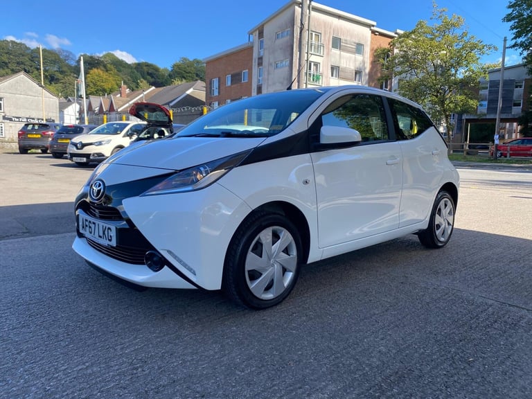 2017 Toyota AYGO 1.0 VVT-i x-play Euro 6 5dr HATCHBACK Petrol Manual