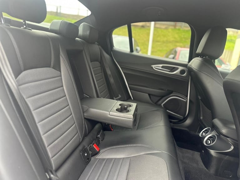 2022 Alfa Romeo Giulia 2.0 TB Sprint 4dr Auto SALOON Petrol Automatic