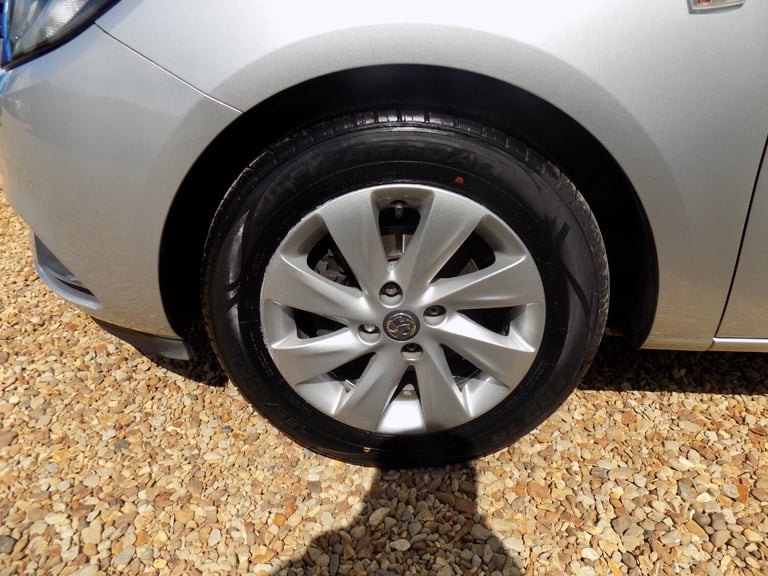 VAUXHALL CORSA 1.4 DESIGN. MORE PHOTOS AND VIDEO LINK ON OUR WEBSITE