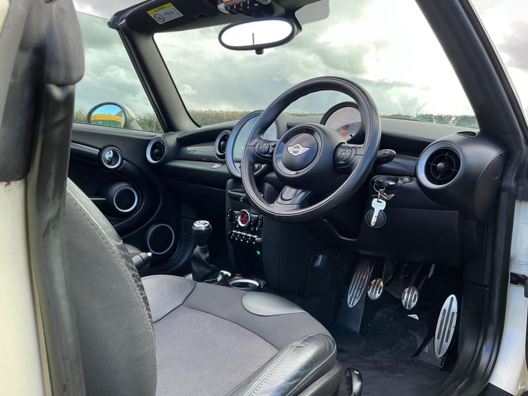 2015 MINI Convertible 1.6 Cooper S 2dr CONVERTIBLE PETROL Manual