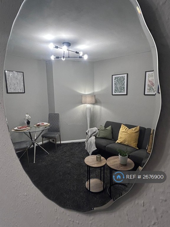 1 bedroom flat in Miller Road, Croydon, CR0 (1 bed) (#2676900)