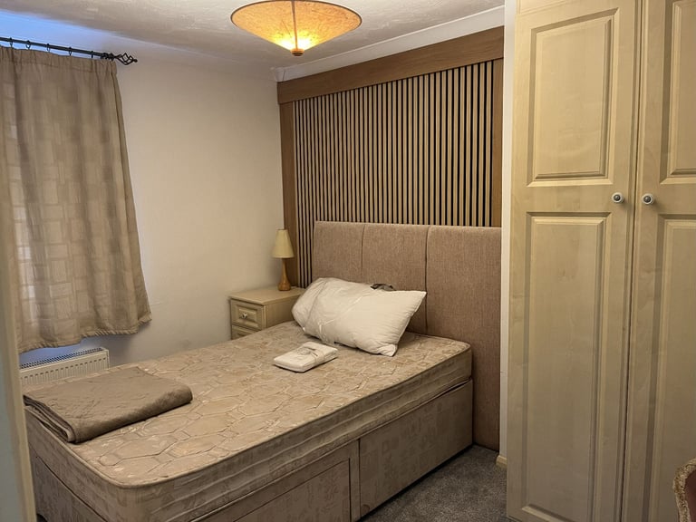 Flat Share 2 Bed Annexe Ruislip - Single & Double - £150/£200 P.W. Bills Included 