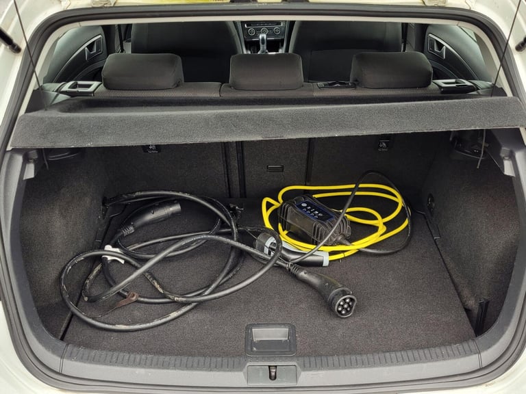  Volkswagen Golf 35.8kWh e-Golf Auto 5dr Electric Automatic