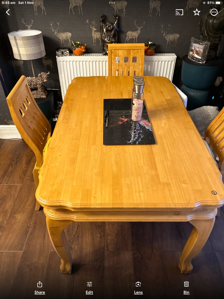 Solid wood dining table and 6 chairs x6