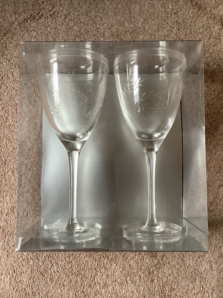 image for New Boxed Wine Glasses with Leaf Design