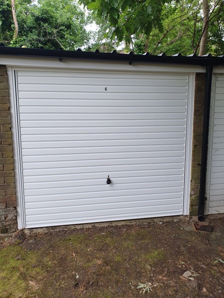 Garage/Parking/Storage to rent: Marrion Court, Ashurst Road, Finchley N12 9AE- NEW DOOR