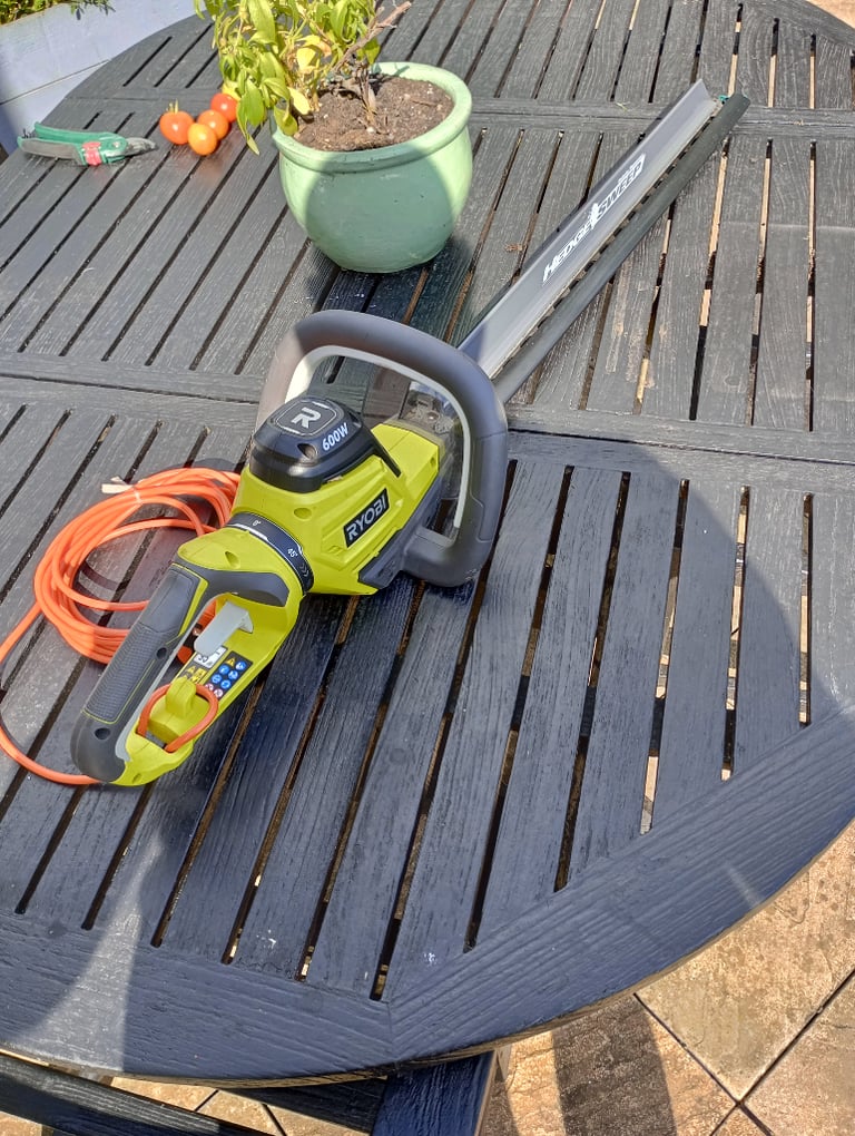 Used Hedge Trimmers & Cutters for Sale in Gloucester, Gloucestershire |  Gumtree
