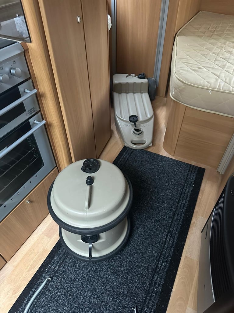 2008 Swift charisma 555 4 Berth with fixed bed