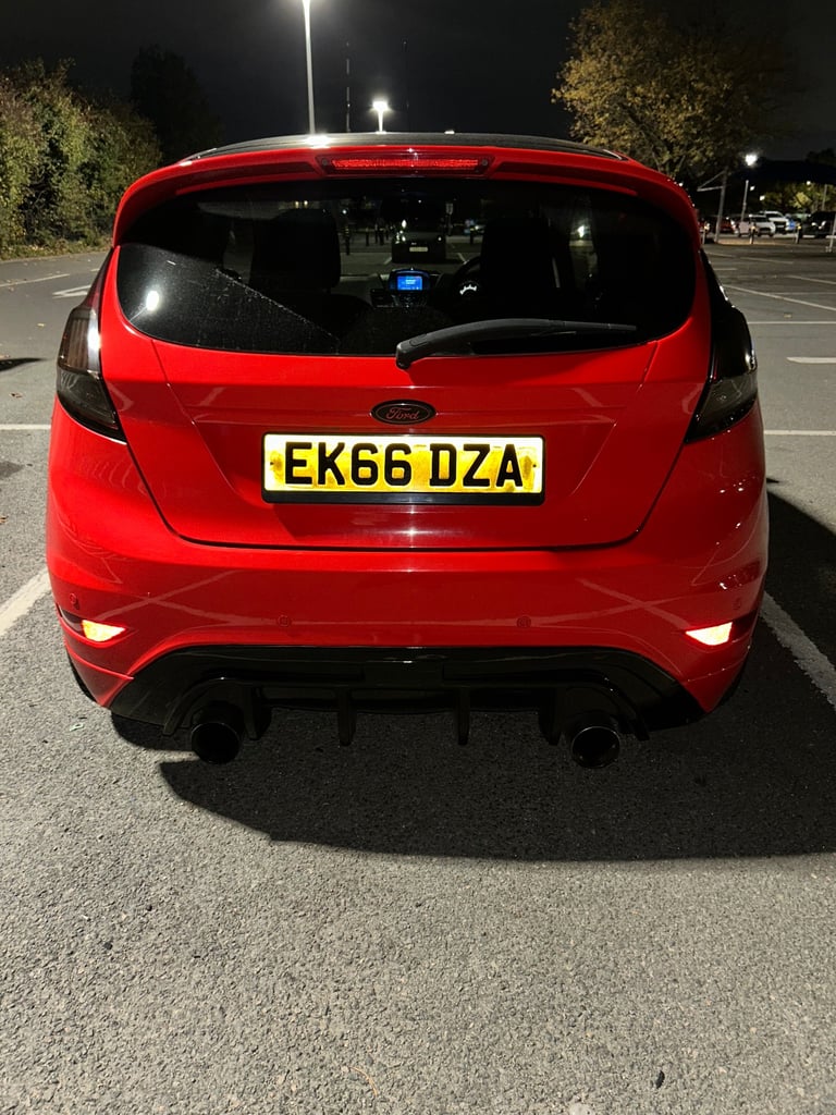 Ford Fiesta Zetec S Red Edition,2016, Manual, 998cc), 3 doors