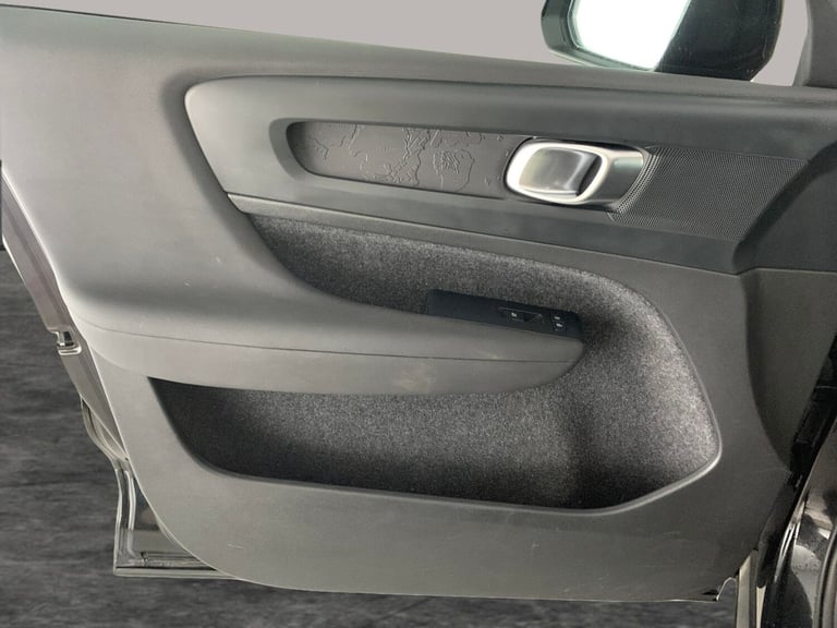 2022 Volvo XC40 170kW Recharge Core 69kWh 5dr Auto ESTATE ELECTRIC Automatic