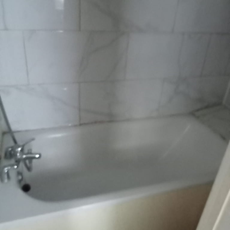 Studio flat 1 minute walk to wood street station