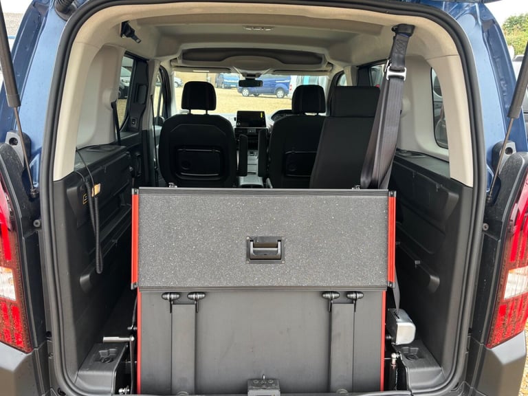 PEUGEOT RIFTER WAV WHEELCHAIR ACCESSIBLE VEHICLE AUTOMATIC 1.5 BlueHDi Allure