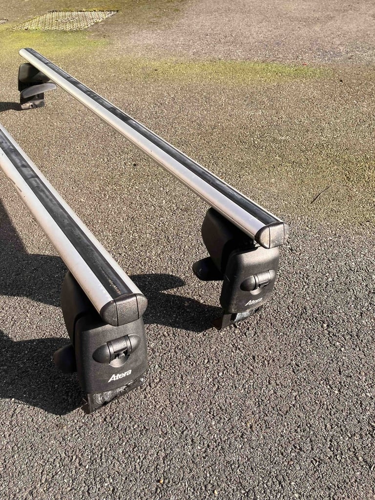 Ford Focus 5dr [2011-2018]: Atera silver 118 cm aluminium roof bars