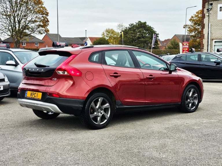 2014 Volvo V40 Cross Country 1.6 D2 Lux Nav Hatchback 5dr Diesel Powershift Euro 5 (s/s) (115 ps)...
