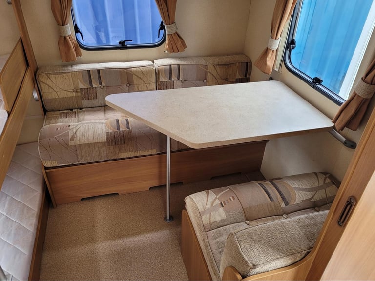 Sprite Major 6 2011 Single Axle 6 Berth - Lightweight, Triple Bunks, Motor Mover