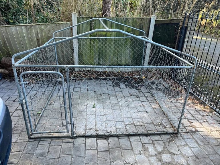 image for Outdoor Dog Kennel/Enclosure - 200x200x135 cm