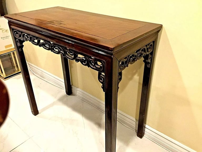 VERY RARE ANTIQUE 18th C CHINESE HUANGHUALI WOOD SIDE TABLE
