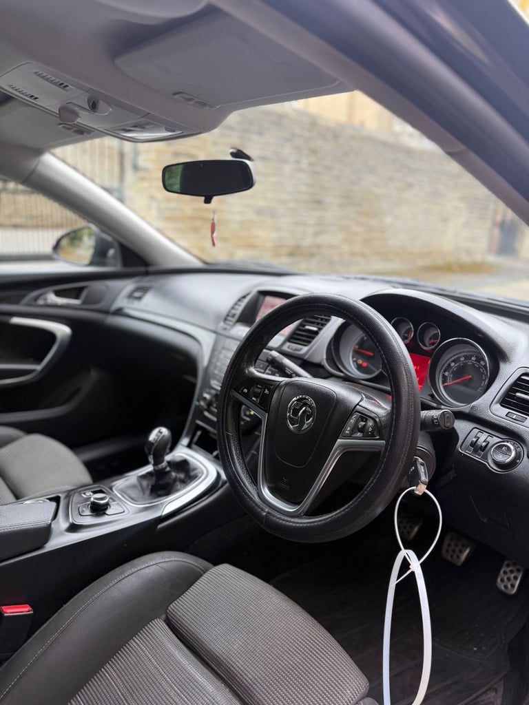 Vauxhall, INSIGNIA, Estate, 2011, Manual, 1956 (cc), 5 doors