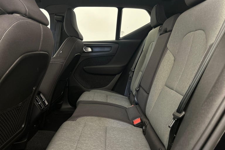 2023 Volvo XC40 Core, B3 mild hybrid, Petrol ESTATE Petrol/Electric Hybrid Automatic