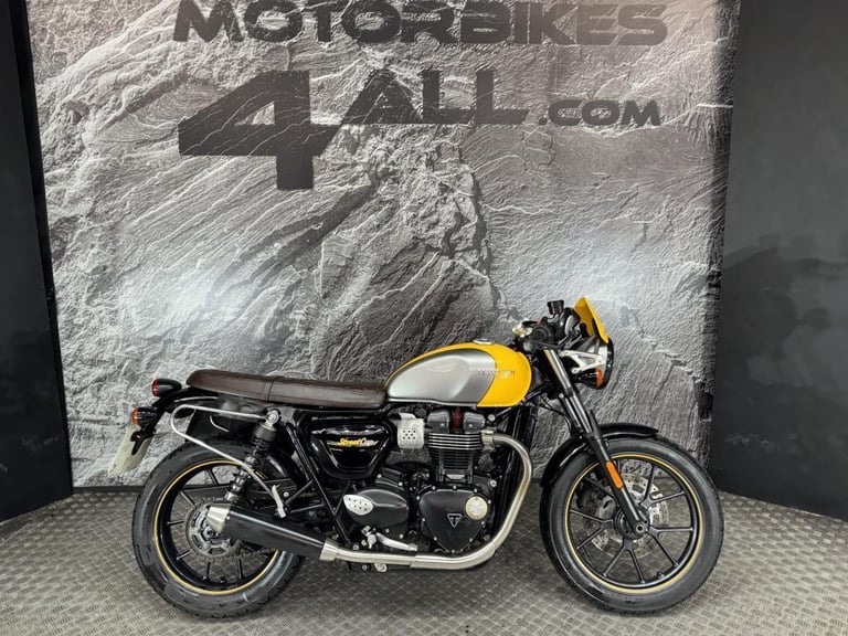 TRIUMPH STREET CUP 900  2017